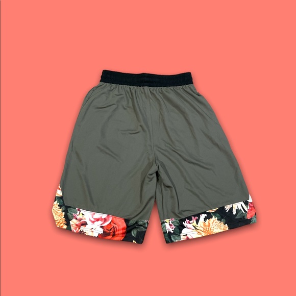 Nike floral print basketball shorts - Picture 2 of 4